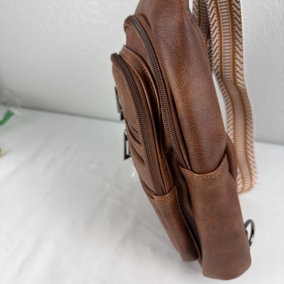 NWT Women’s Stylish Brown Vegan Leather Crossbody Bag - Picture 7 of 11